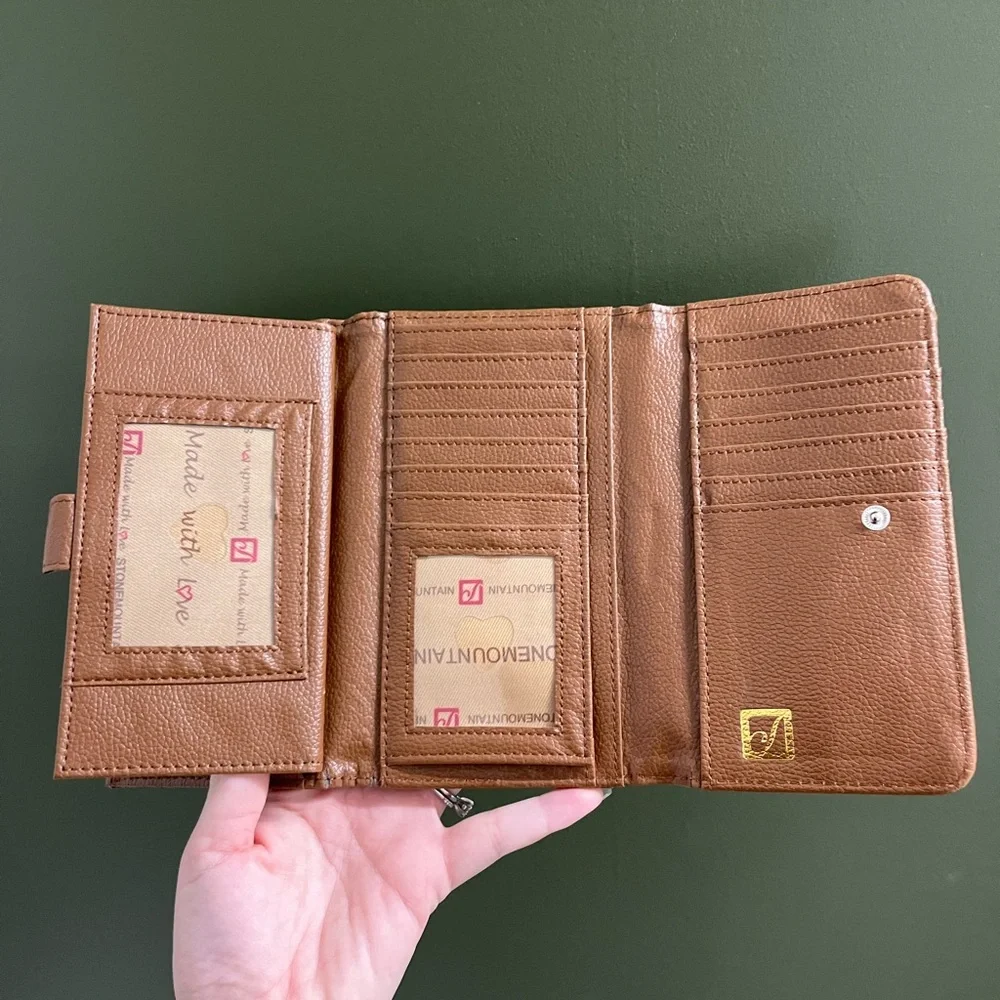 Stone Mountain Accessories Tan Wallet with Silver Accent - Picture 2 of 4
